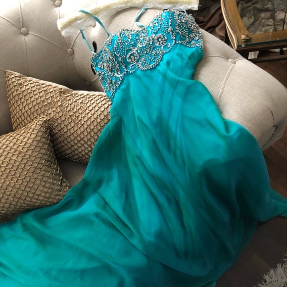 Formal dress for weddings or prom - Size 4-6 / S-M - Picture 7 of 8